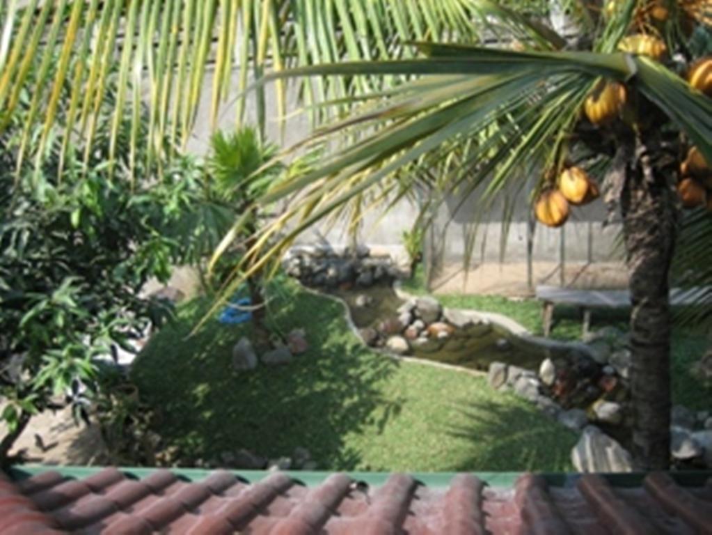 Peye Guesthouse Malang Exterior photo
