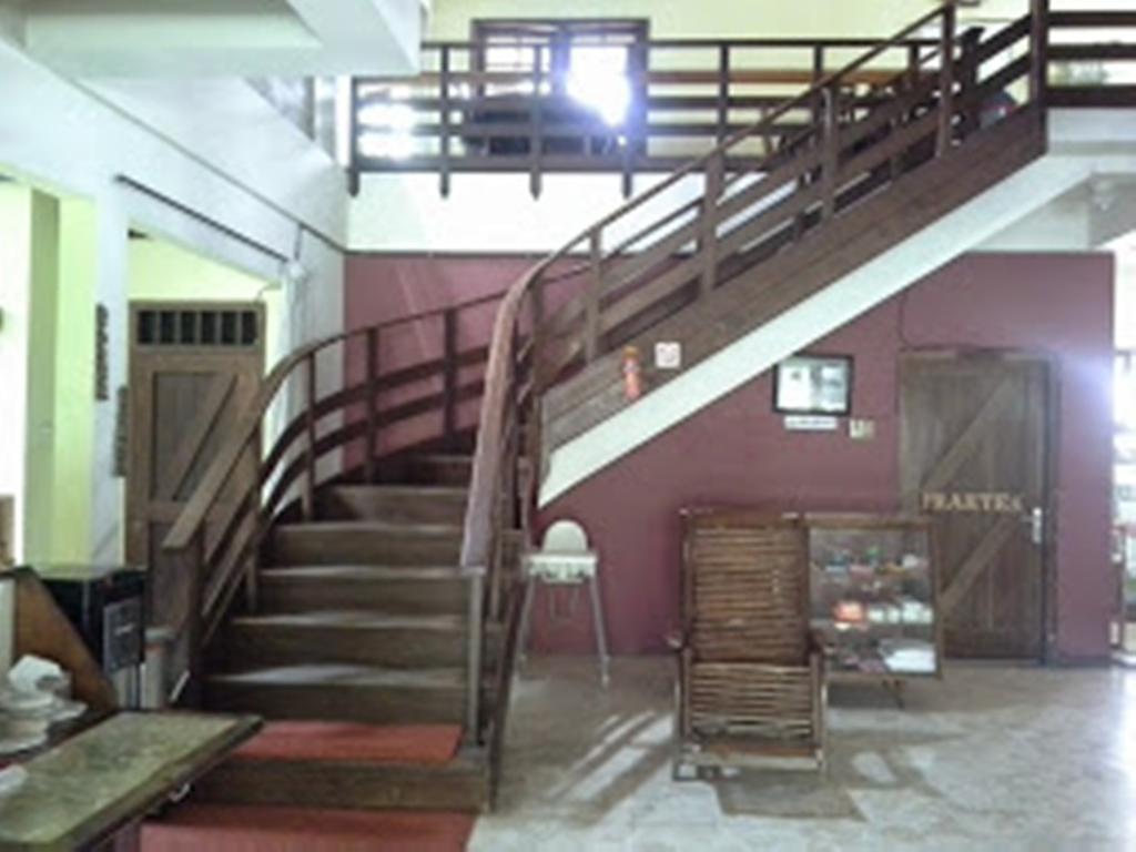 Peye Guesthouse Malang Exterior photo