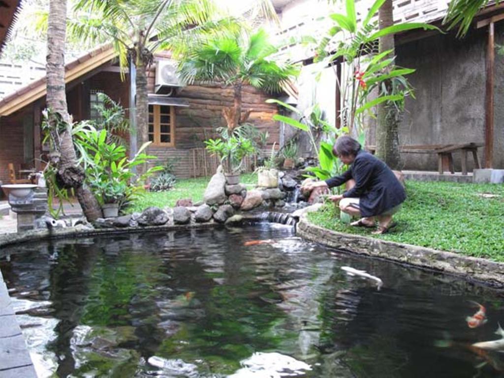 Peye Guesthouse Malang Exterior photo