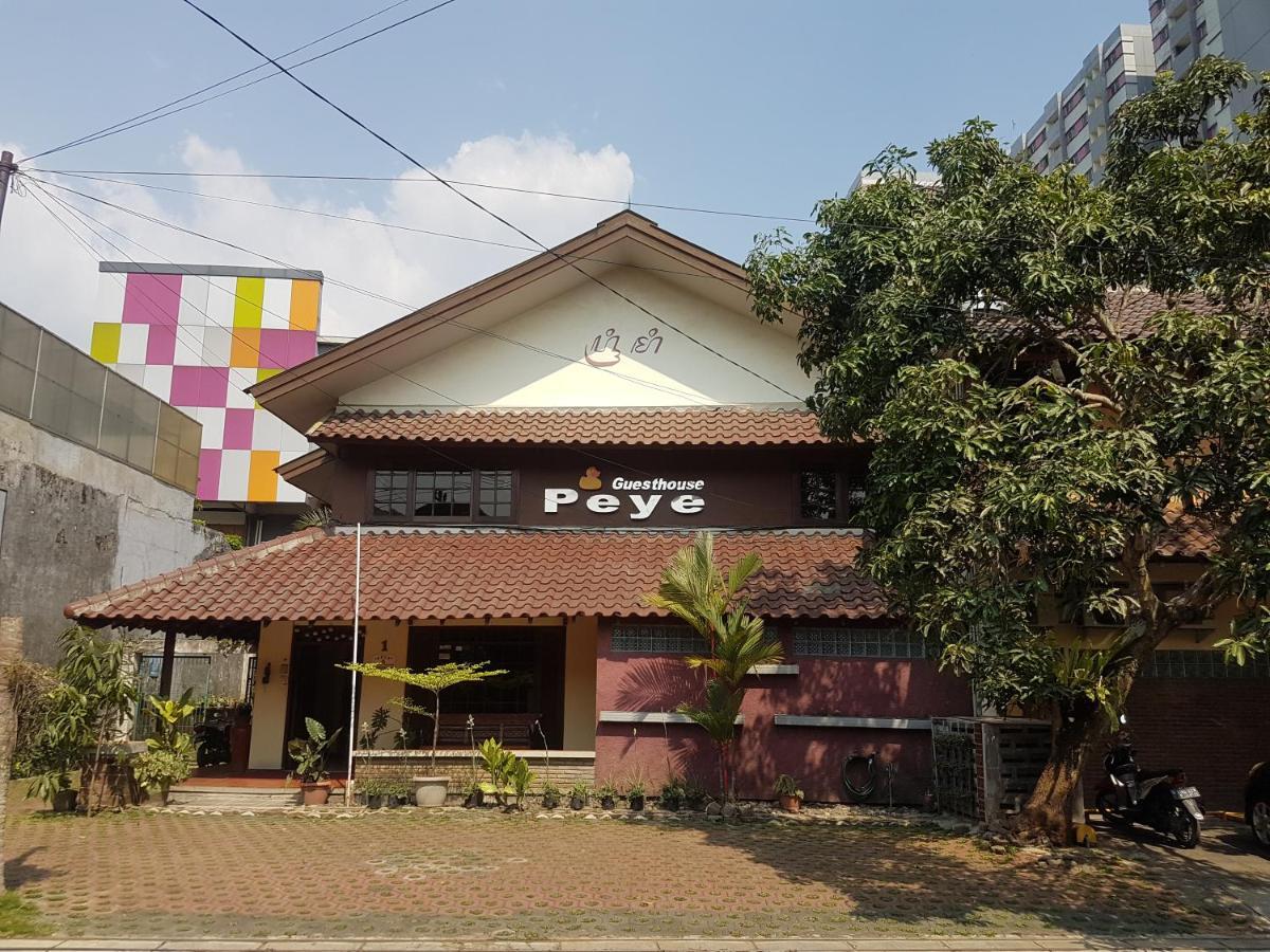 Peye Guesthouse Malang Exterior photo